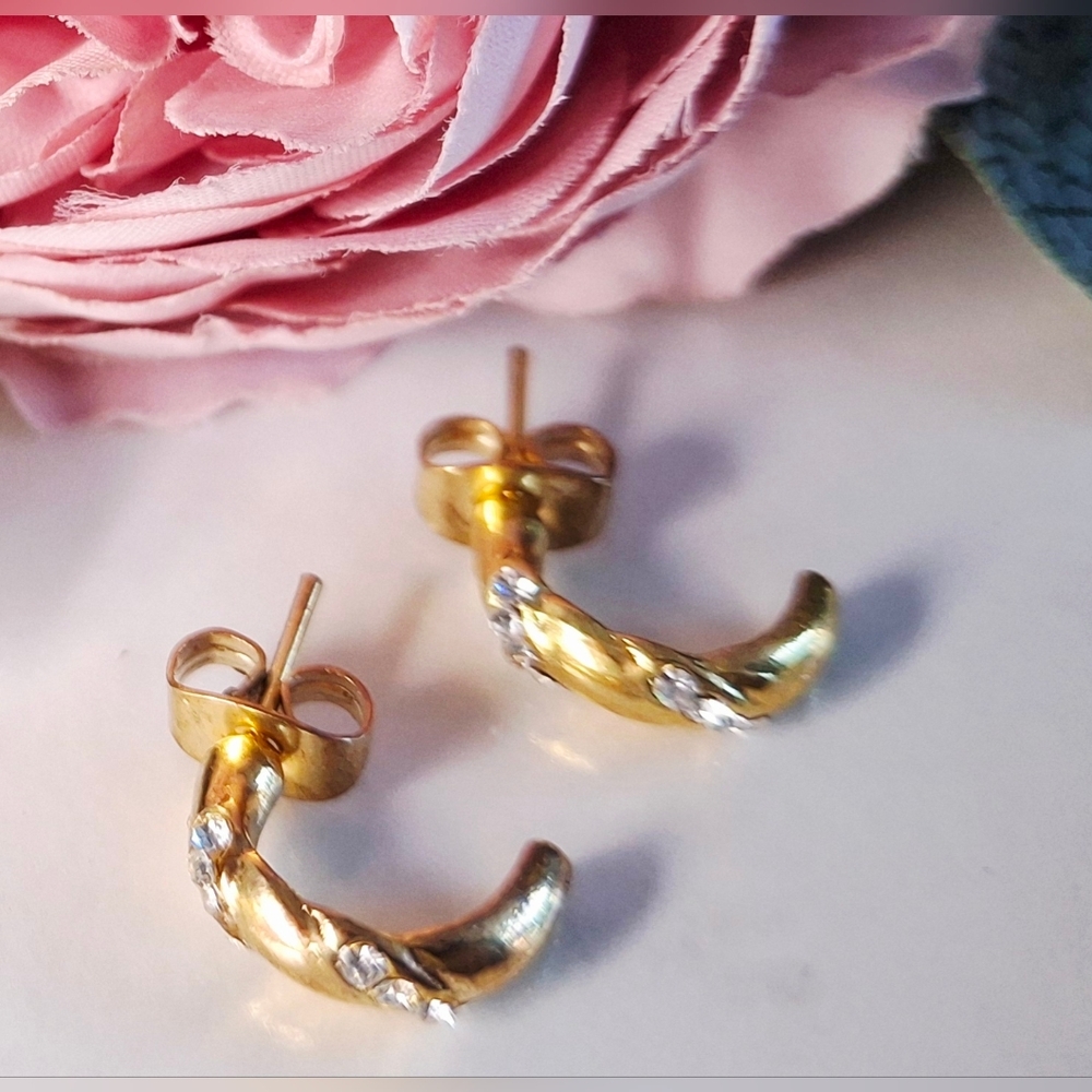 Vintage 80s ✨️💛Sparkly Gold Half Hoop Earrings - Picture 2 of 2
